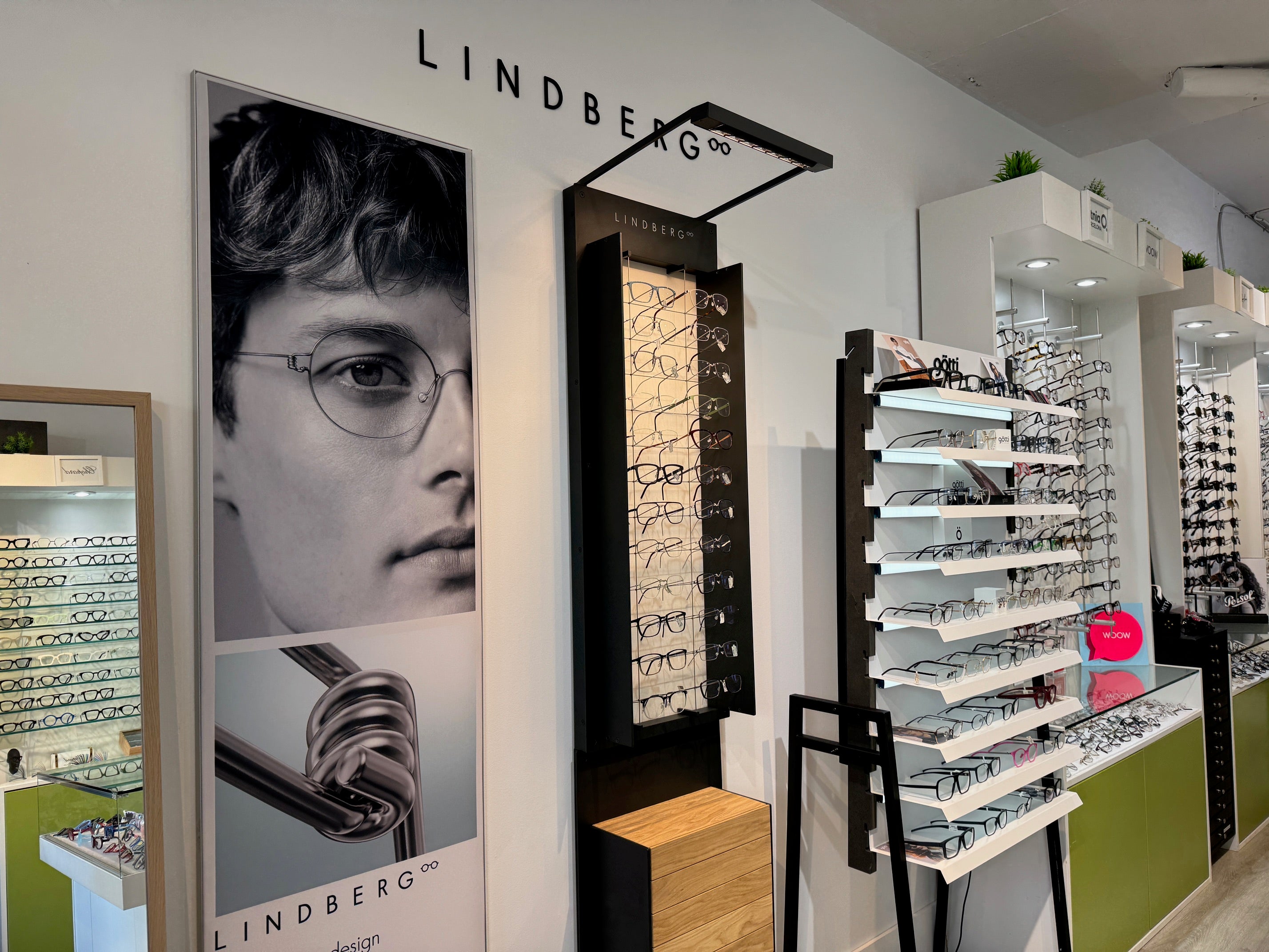 ZEISS lens consultation at Prestige Optical Vancouver